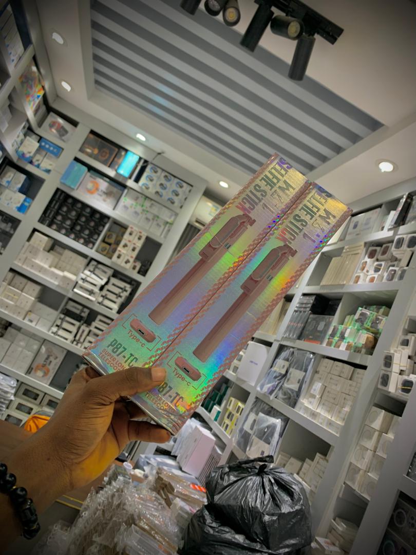 P87-TC Super Long 1.7M Selfie Stick - Professional Telescopic Tripod with Type-C Remote